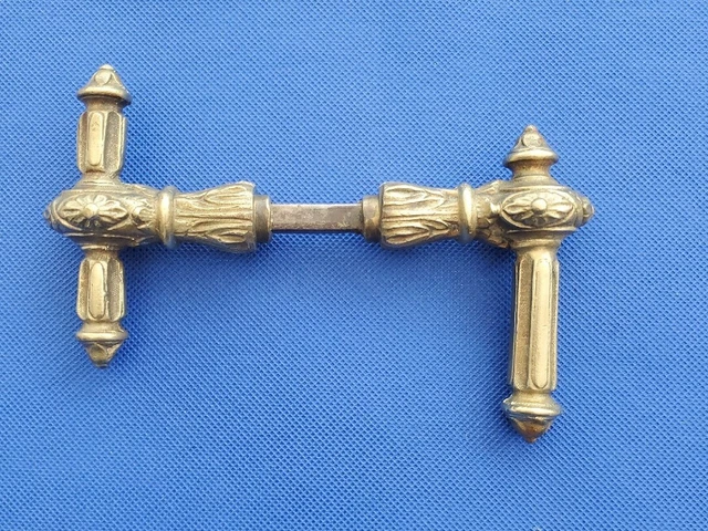 Ancienne paire de poignées de porte Travaillé béquille Empire carré  8 mm