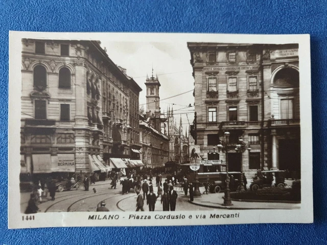 Cartolina non Viaggiata Milano Piazza Cordusio e Via Mercanti con Tram Animata!!
