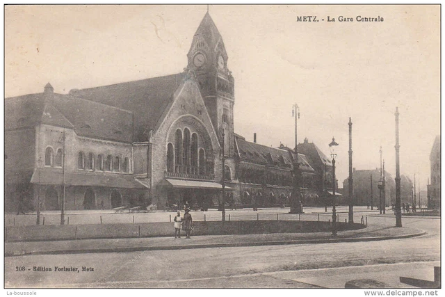 57 METZ - La gare centrale.