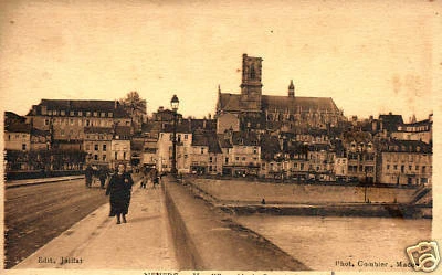 CPA 58 NEVERS   vue d'ensemble du pont de loire