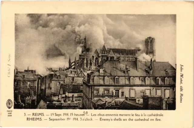 CPA AK Militaire Reims Les obus ennemis mettent feu a la cathedrale (697831)