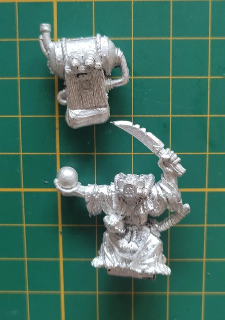 Figurines Warhammer Skaven – Lord Decay, Packmaster, Collection Old World