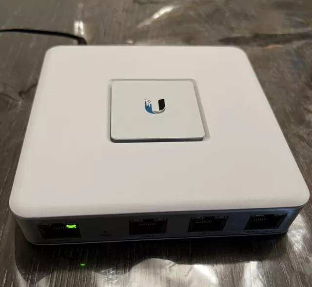 Puerta de enlace de seguridad Ubiquiti Networks UniFi - blanca (USG)