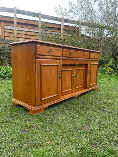 Antique Reproduction Yew 4 Door Sideboard With Drawers