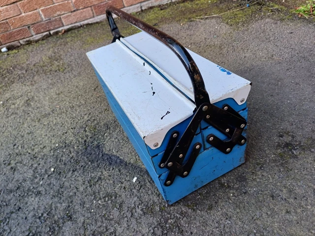 VINTAGE METAL Lockable Tool Box Cantilever England British £24.99 ...