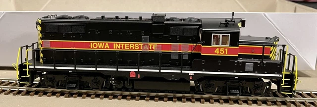 Intermountain HO Iowa Interstate GP10 451
