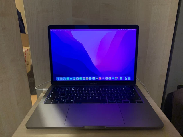 Apple MacBook Pro 2020 13.3” 2Ghz Intel Core I5 16GB Ram 512GB SSD 2