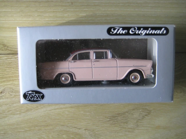 Miniature Trax Models 1/43 – Holden FB Special Sedan 1960 – Rouge Et Blanc – TR20K