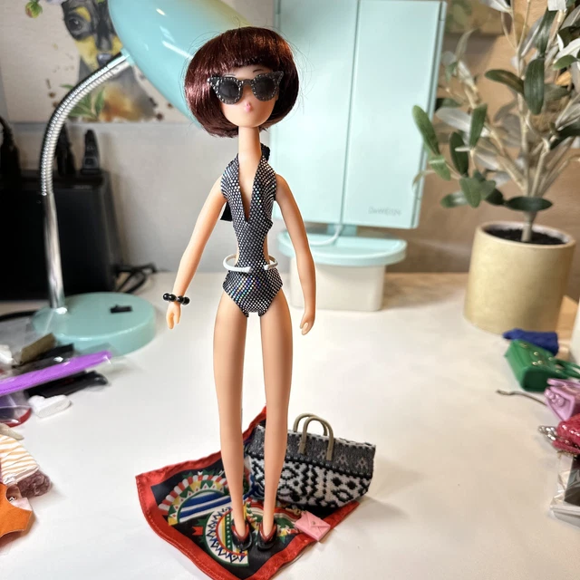 HiPlay Satoys - Action figure femminile in scala 1/6, 30,5 cm, costume