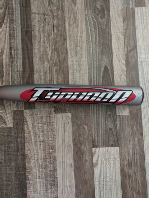 Easton Typhoon SK50 Aluminum 34in 28 oz softball bat- Needs New Grip See Photos