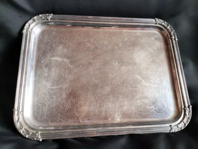 Plateau de service en métal argenté gravé de fleurettes / Fin XIXe/Art Nouveau