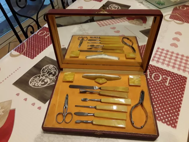 Coffret Set Manucure Ancien Nacre?Bakelite? Vintage