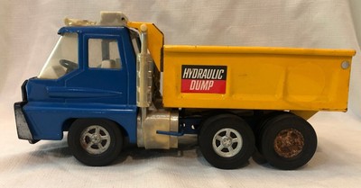 structo hydraulic dump truck
