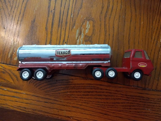 VINTAGE REPUBLIC TOOL TEXACO Gas Tanker Toy Truck Plastic and Metal