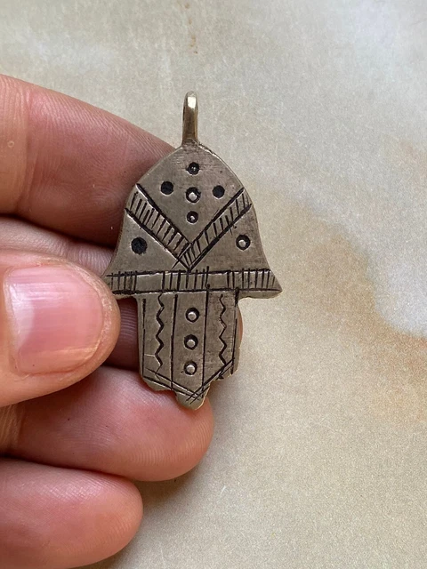 Antique Moroccan Judaica silver protecting Hamsa Pendant/ amazing artifact