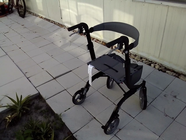 Drive Medical RTL10266BK NITRO Euro Style Rollator Walker - Black Drive Medical RTL10266BK NITRO Euro Style Rollator Walker - Black
