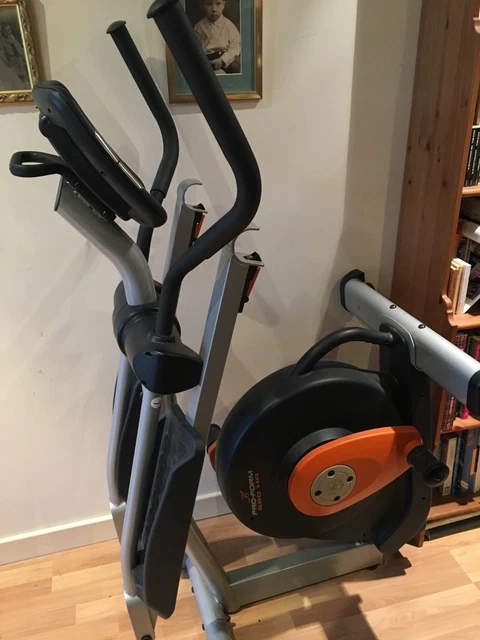 PROFORM 690 HR Ellipitcal Cross Trainer Space Saver rear