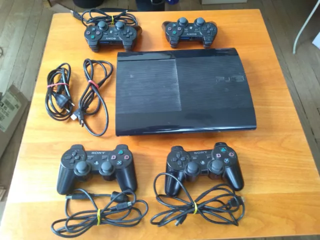 Lot Console Ps3 Ultra Slim 500 Go + 4 Manettes (3 Ds3 + 1 Six) + Tous Les Cables