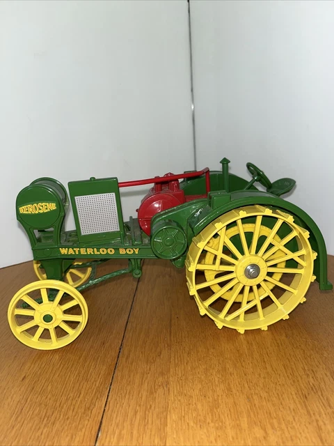 Vintage Replica Ertl John Deere Kerosene Waterloo Boy Diecast Tractor 1/16 Scale