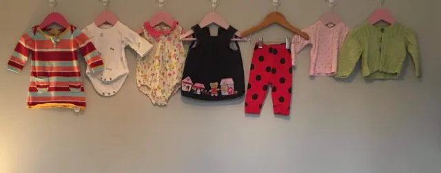 Pacchetto di vestiti per bambine età 0-3 mesi M&S George
