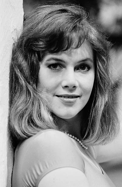 Actress Kathleen Turner Posed At The Sanctuary Health Club 1982 OLD PHOTO