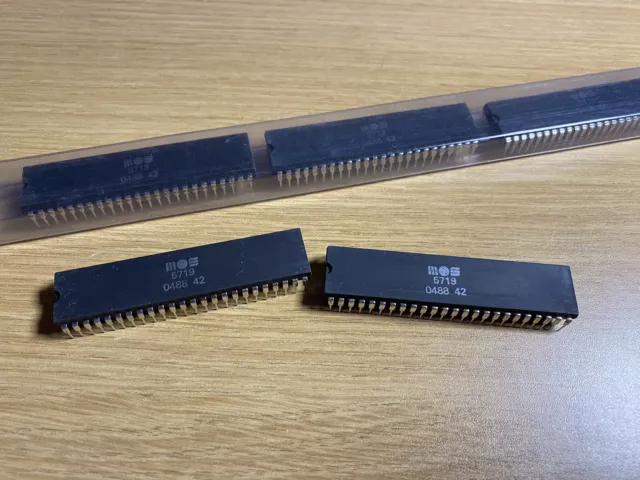 *NOS* MOS 5719 Gary Chip for Amiga 500, 2000 and CDTV, d/c 04/88