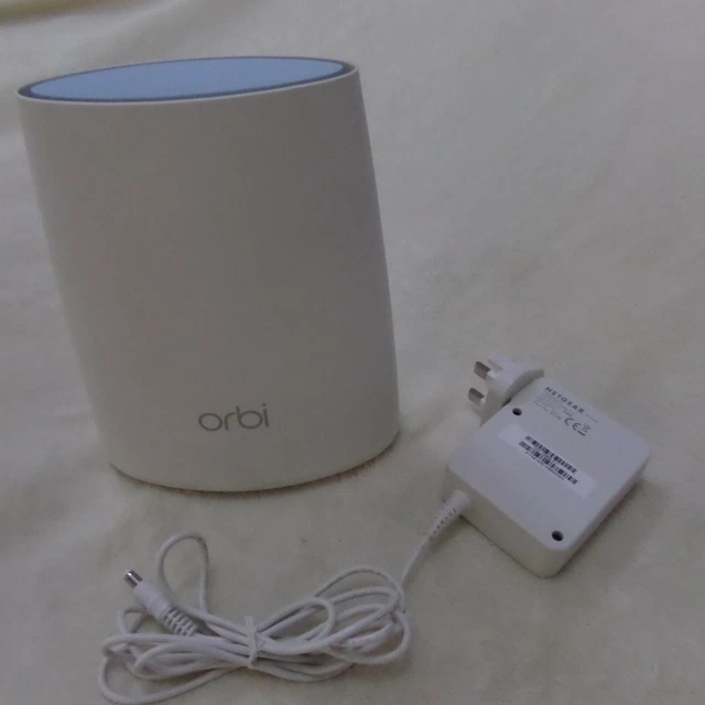 Netgear Orbi RBR40 Wi-Fi Router RBR40 WiFi AC2200 Triband (brilliant condition)