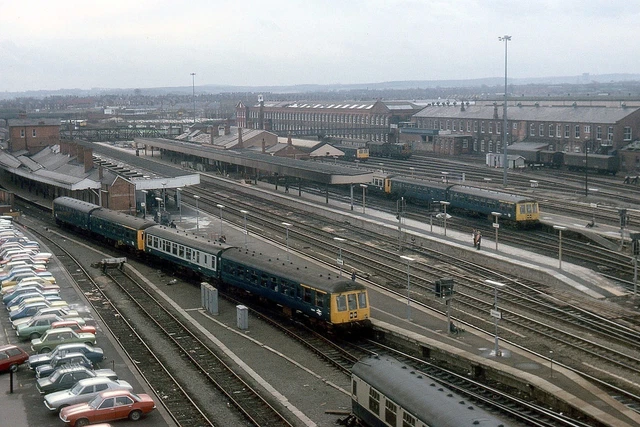 BRITISH RAIL DONCASTER Station with DMUs 1980 Rail Photo £2.70 ...