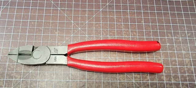 Snap On Tools 9" Soft Grip Red Handled Lineman's Pliers