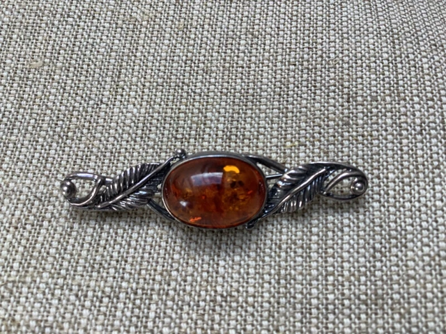 Baltic amber and silver bar brooch. Early 1900s. Beautiful Leaf design.