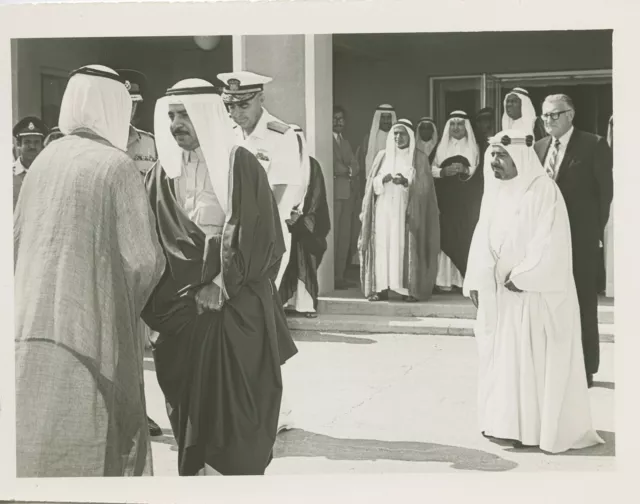 Isa bin Salman Al Khalifa king Of Bahrain A04 A0436  Original Vintage Photo