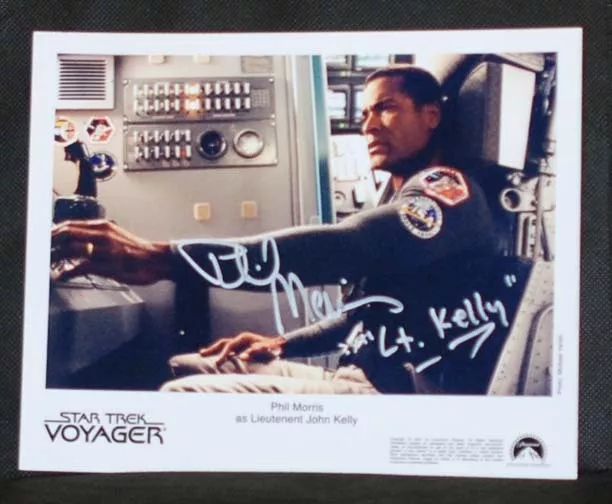 Star Trek Voyager Phil Morris ( Lt. KELLY) Autografo