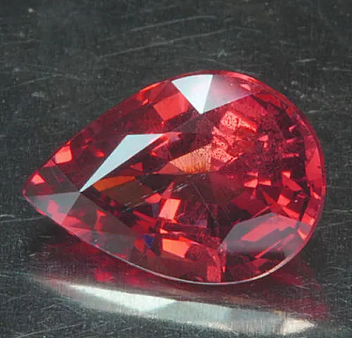 MALAYA - GRANAT      2,03 ct