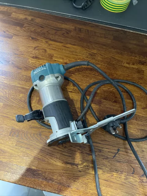 Makita RT0700C 710W Router/ Trimmer