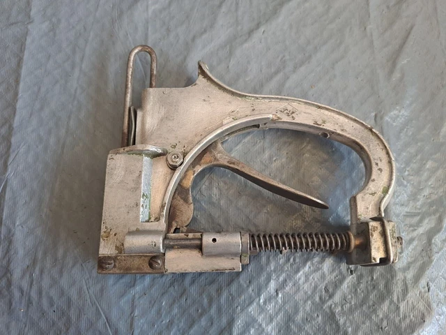 RARE ANCIEN OUTIL Ancienne agrafeuse cloueuse à identifier outil cuir Old tool EUR 39,00 - FR