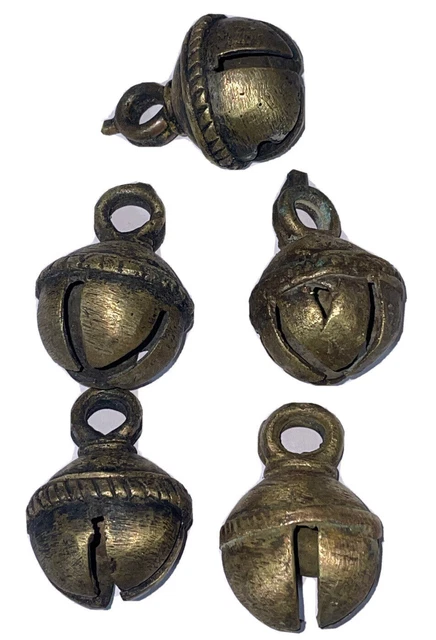 Antichi campanelli per mucche, ottone massiccio, metallo, ricca patina,...