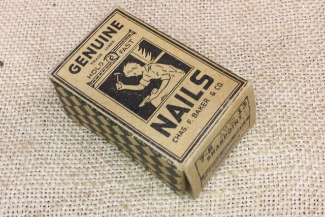 7/8” old Sharpoint Shoe 25 NAILS 3/16” round Flat headed vintage tacks brads 2