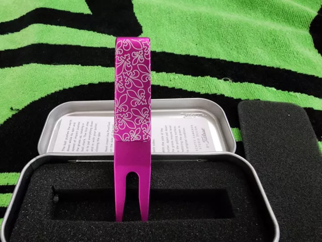 Scotty Cameron Mardi Gras Dancing Fleur Misted Pink Clip Pivot/Divot Tool⛳⛳⛳