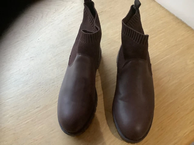 Boys boots hotsell size 3