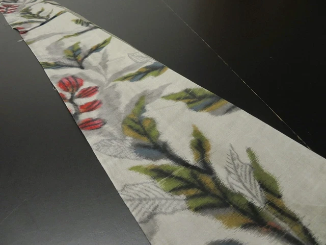 1Q08z20 Vintage Japanese Kimono Silk MEISEN FABRIC Light gray Plants 53.5"