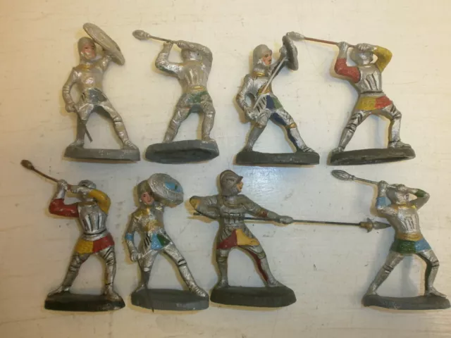 Konvolut 8 alte Hausser Elastolin Masse Figuren Ritter Knights zu 7cm
