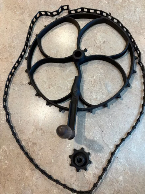 Vintage industrial steampunk cast iron 13” GEAR Chain lamp base project old farm