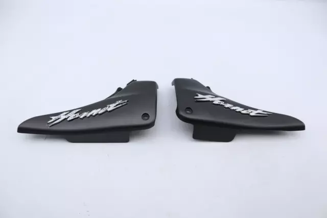 Demi flanc de selle pour moto HONDA 900 HORNET 2002 à 2006