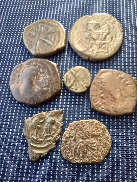 LOT OF 7 - BYZANTINE KING COINS - HALF FOLLIS/NUMMI - 10-24 mm R30