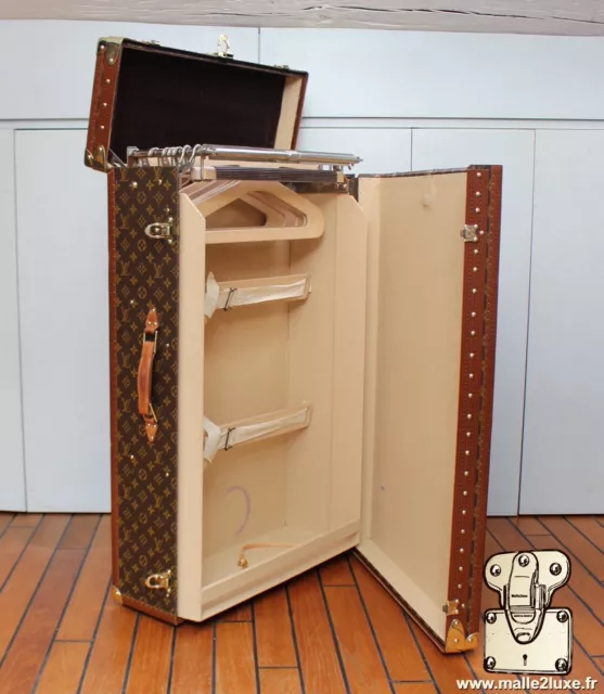 Malle armoire Louis Vuitton Trunk luxury VIP LV Monogram Wardrobe ancienne 1975