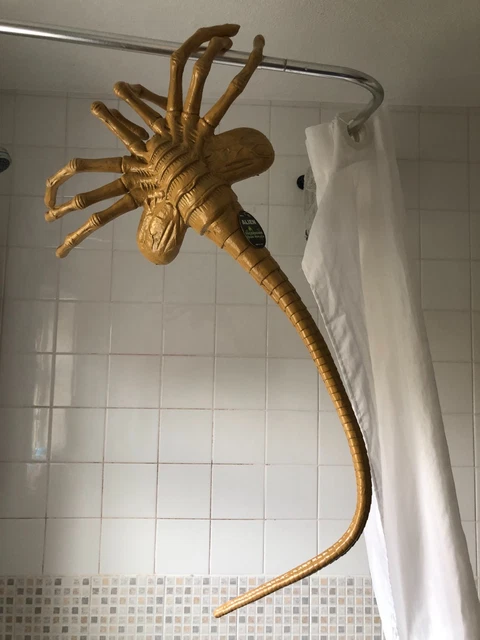 OFFICIAL NECA ALIENS Facehugger Replica Foam Life Sized 1:1 Scale Prop ...