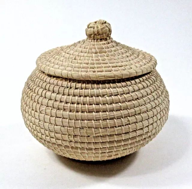 Vintage Hand Made Grass Basket Lid Tightly Woven Even Coils Native American (?)