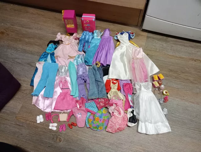 Barbie Clothes And Accessories Job Lot