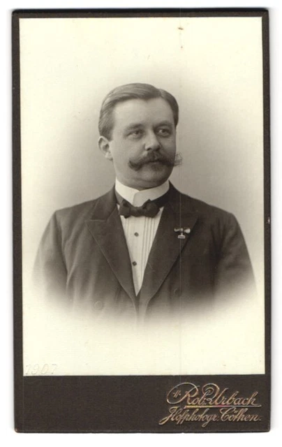 Fotografie Rob. Urbach, Cöthen / Anhalt, Bärteich Promenade 6a, Portrait Herr m
