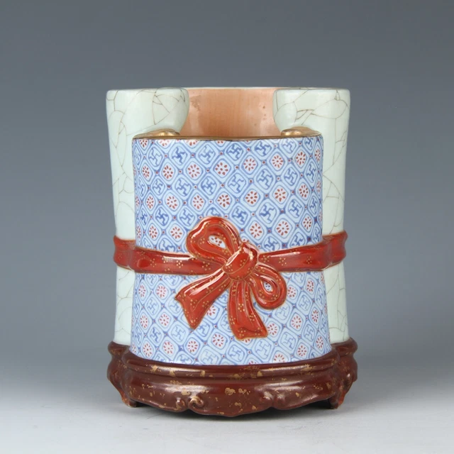 Antique Chinese Famille Rose Porcelain Brush Pot